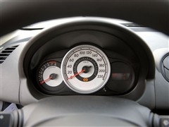 大渝汽车 长安马自达 马自达2劲翔 劲翔 1.3标准型mt